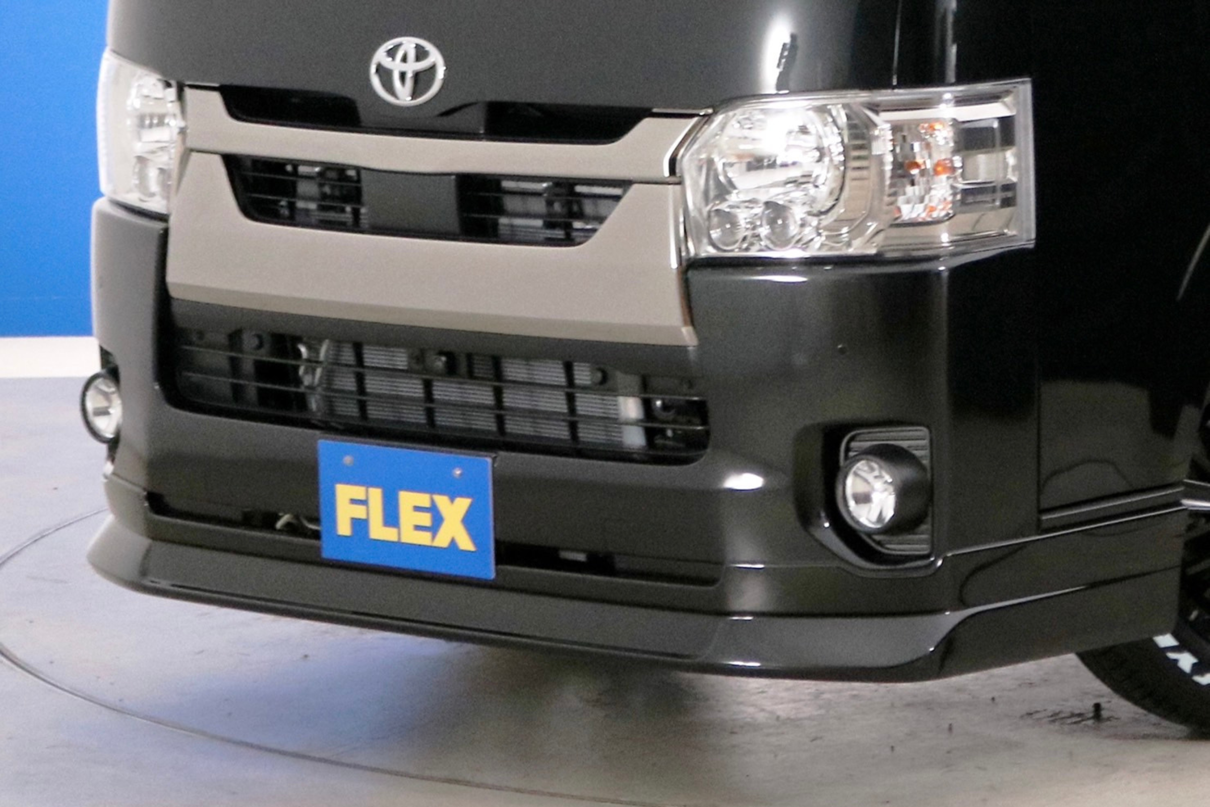 FLEX ハイエース Delfino Line フロントスポイラー（標準ボディ） ハイエース】Delfino Lineフロントスポイラー 4型標準塗装済209用