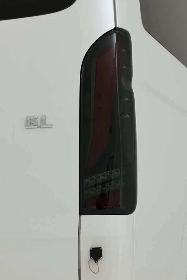 【ハイエース】オメガ LEDテールランプ