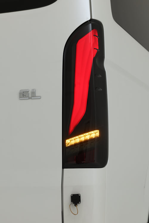 【ハイエース】オメガ LEDテールランプ