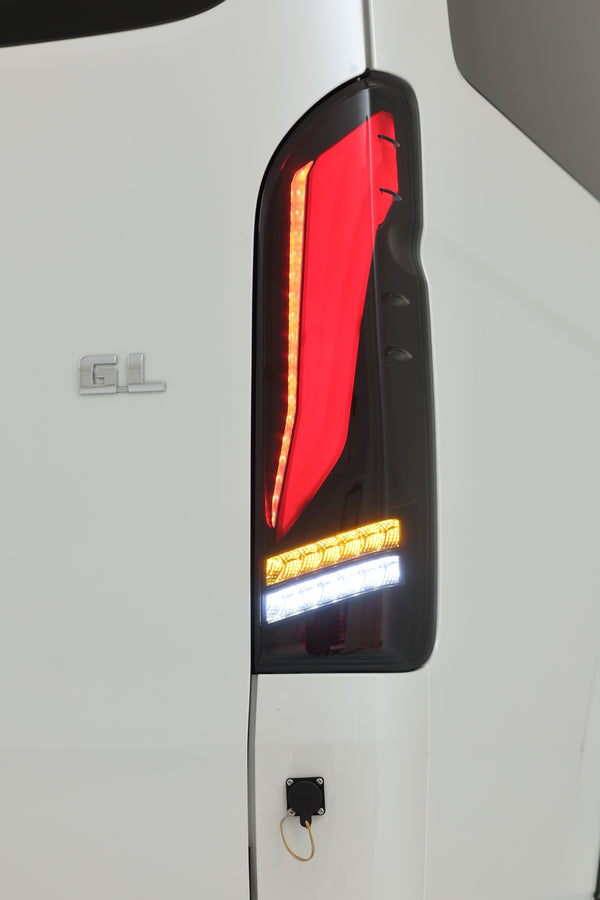 【ハイエース】オメガ LEDテールランプ