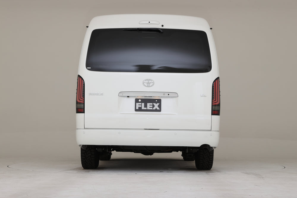 【ハイエース】ULTIMATE TYPE2 LEDテールランプ BLACK