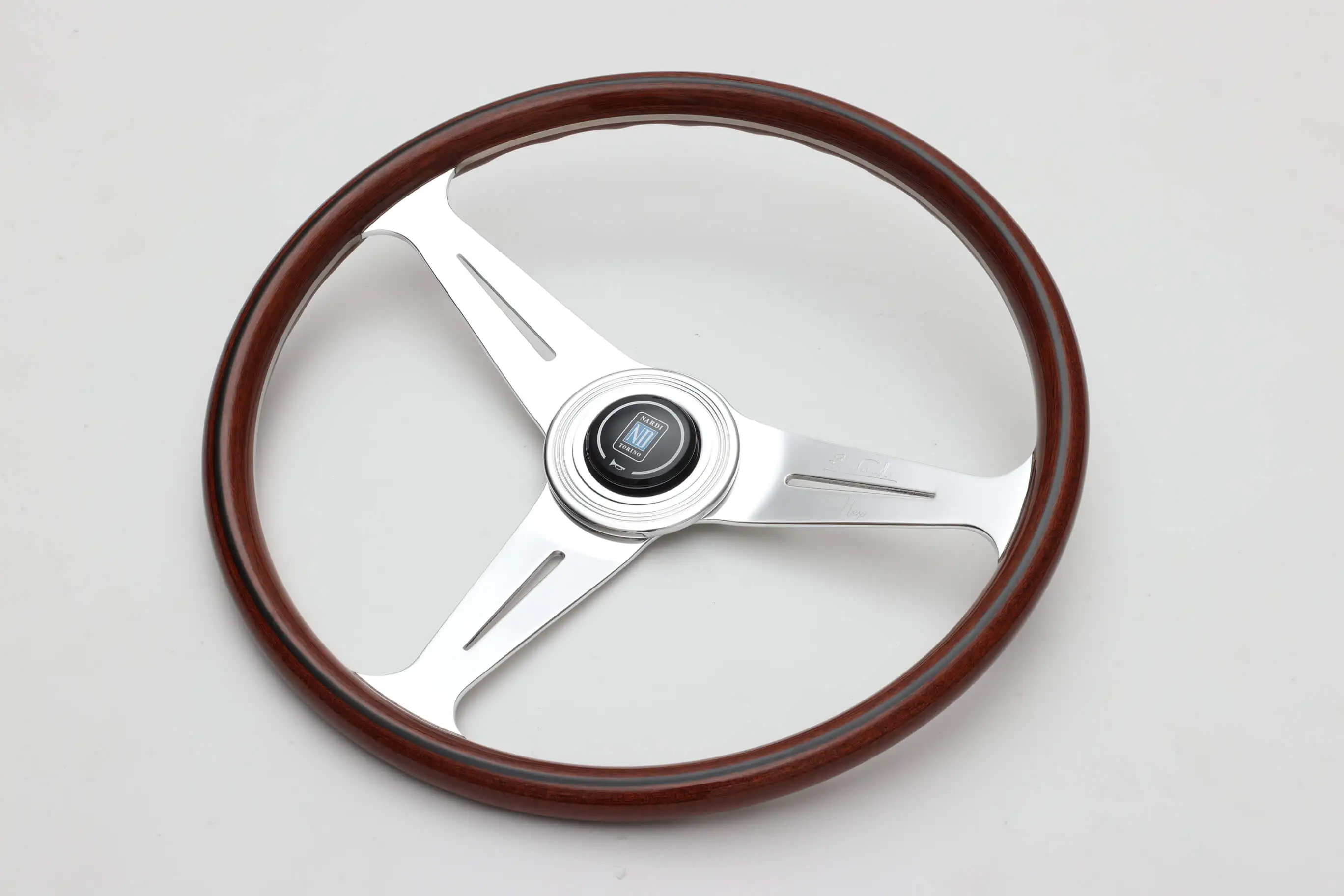 NARDI ナルディカリスタ(ハイエース4型) 【公式通販】
