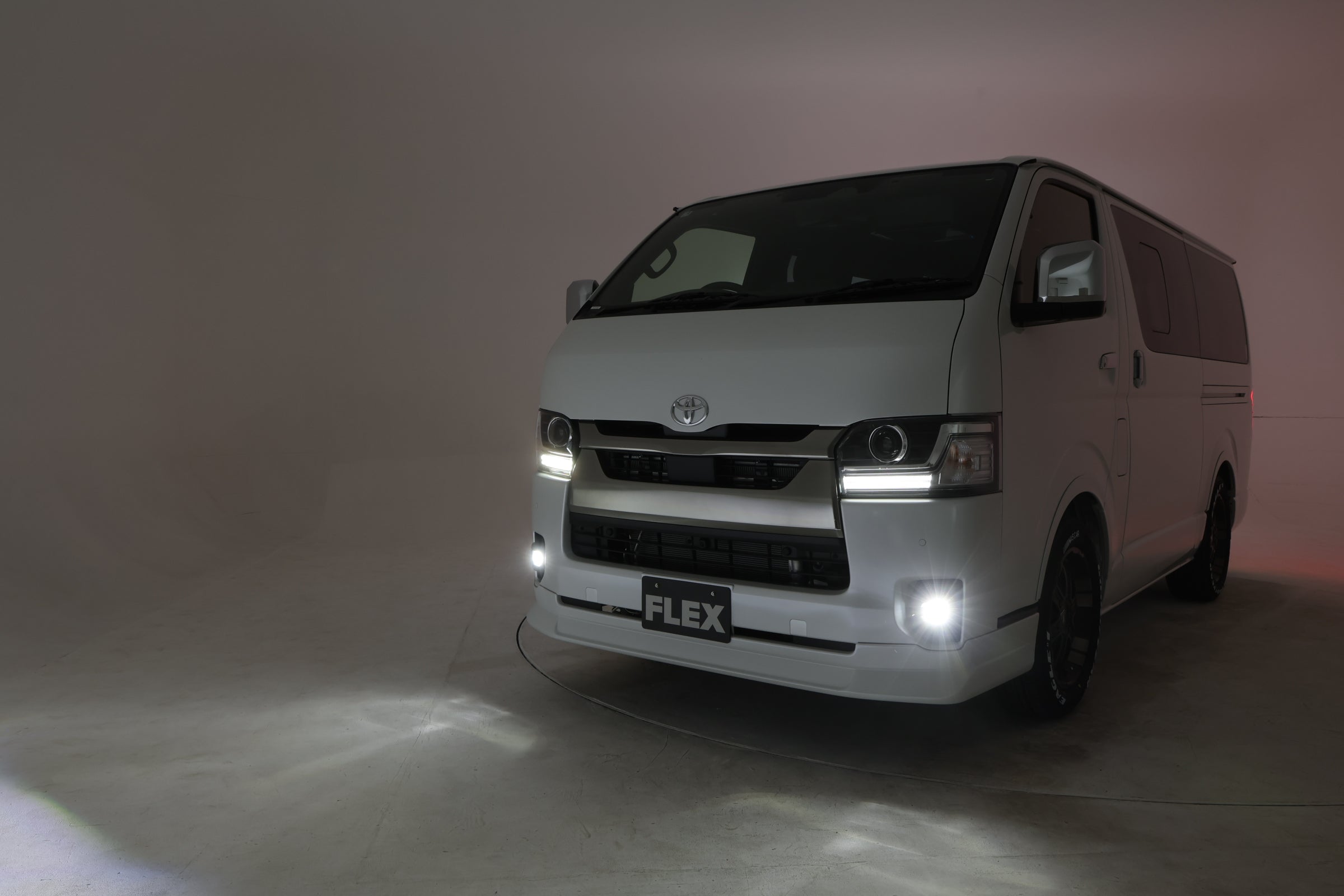 ハイエース】ULTIMATE FOG BULB EX L1B