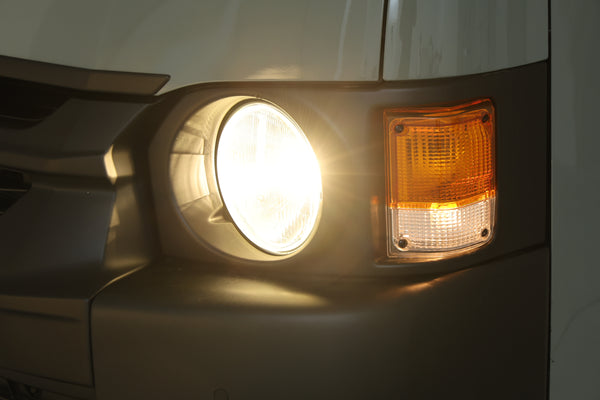 【ハイエース】ULTIMATE HEAD BULB H4 Classic  color