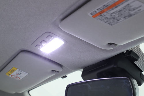 【ハイエース】ULTIMATE LED ROOM LAMP WHITE ワイドボディにも取付可