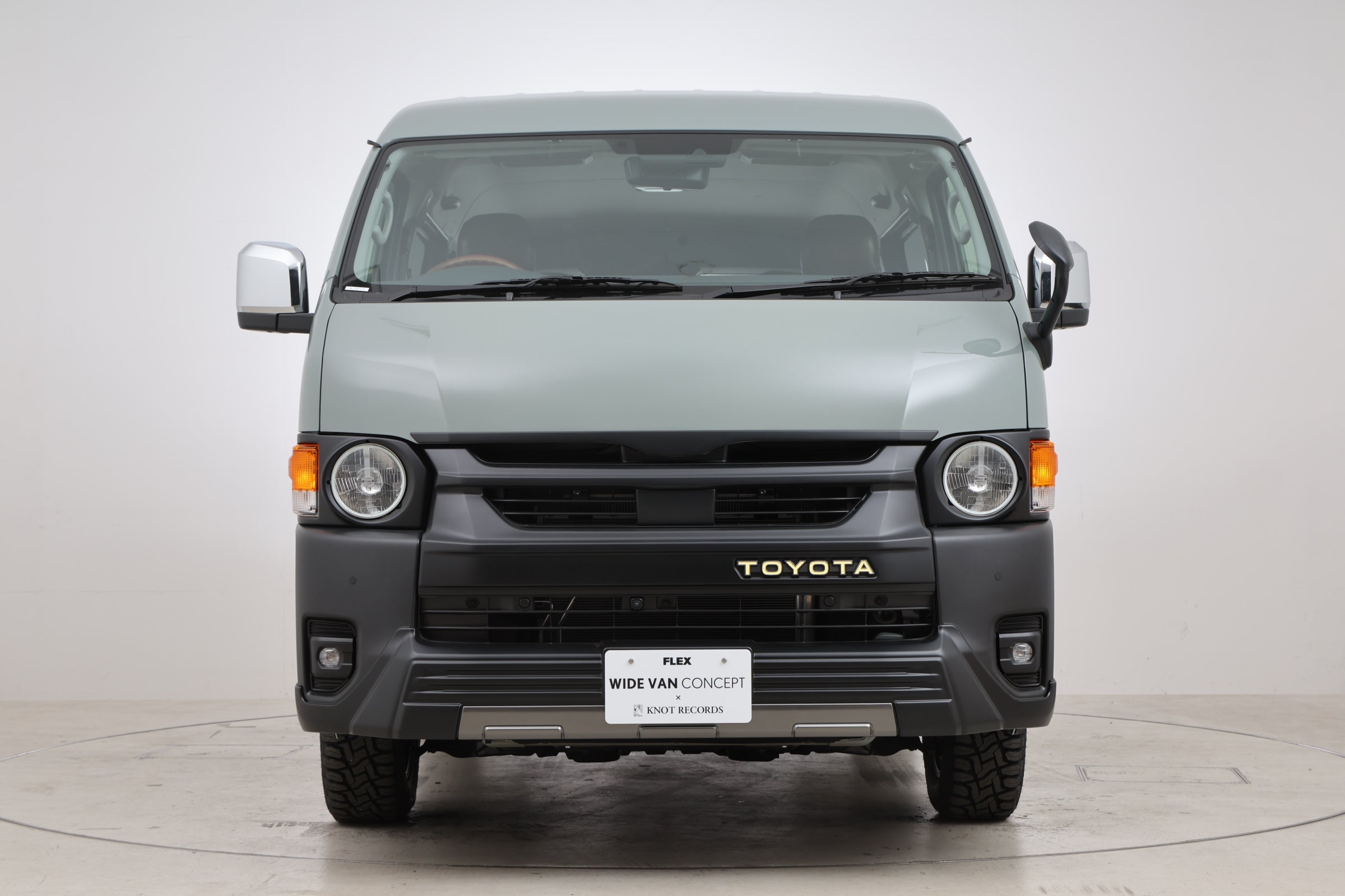 ハイエース】フロントグリルフードガーニッシュワイド用