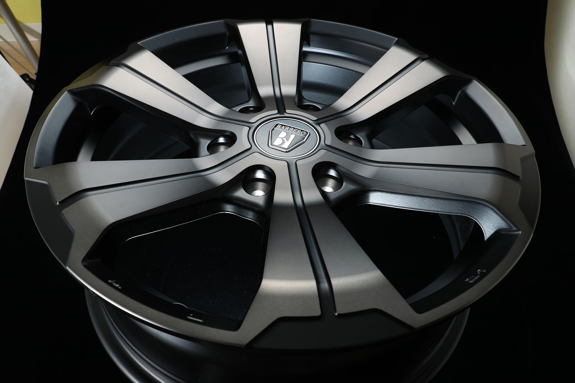 ハイエース】U-GRANDE FLEX ORIGINAL COLOR 18BR2-3MBC 18インチ