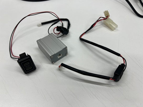 【ハイエース】67 ROKU NANA 急速充電 Power USB Socket(Type-C)