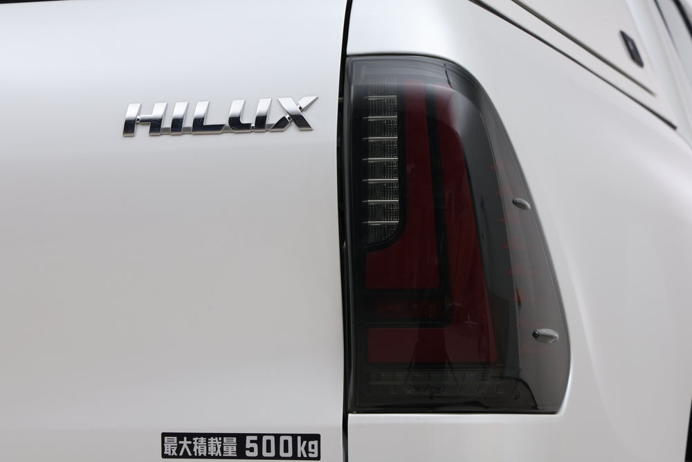 【ハイラックス】ULTIMATE BLACKテールランプ ハイラックス用