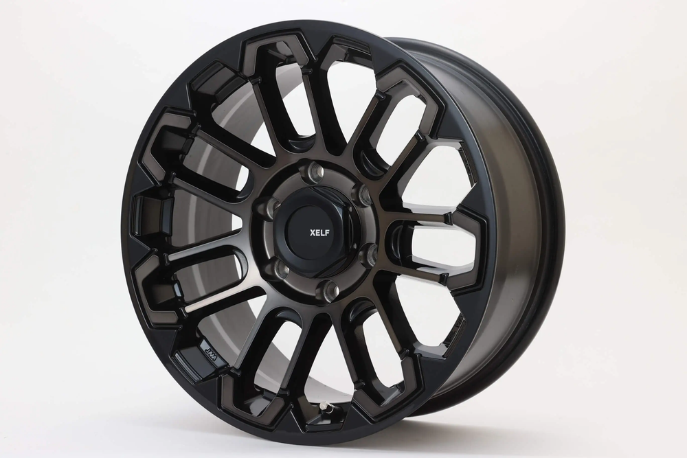XELF 02 17インチホイール
