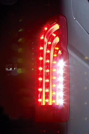 【ハイエース】FLEXオリジナル LEDテールランプ「煌（きらめき）」RED